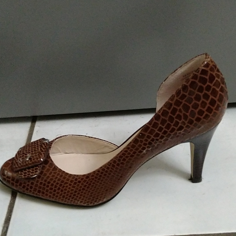 Heels - Picture 2 of 5